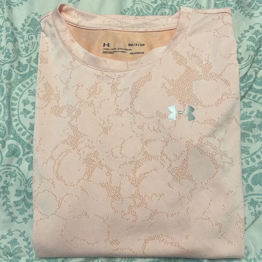 NWOT Pink Under Armour Heat Gear Top - Picture 3 of 3